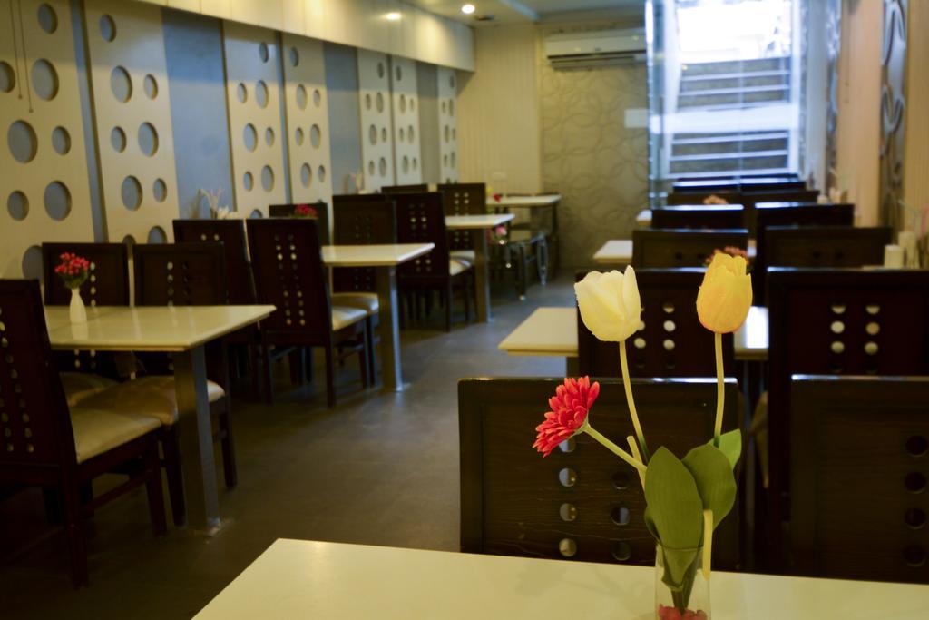 Hotel Central Residency Varanasi Ngoại thất bức ảnh